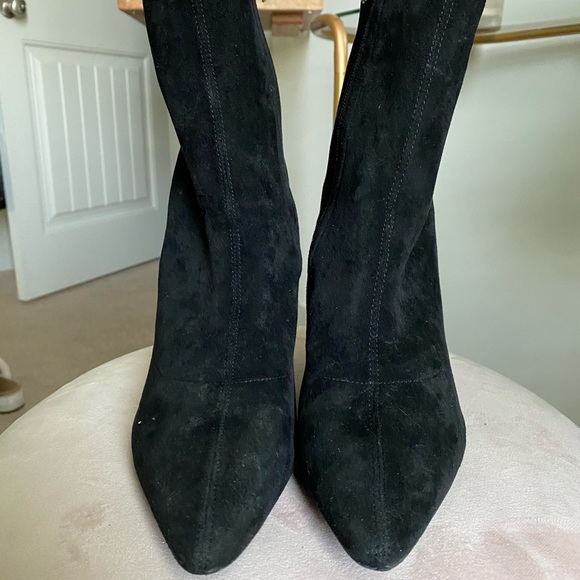 Tight Shaft Block Heel Black Booties - Picture 4 of 6